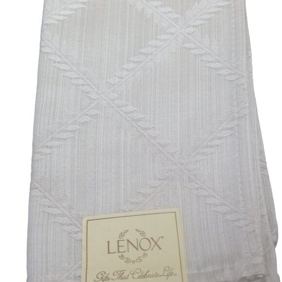 Lenox Laurel Leaf Dinner Napkins  Pair Silver Platinum Color 18"x 18" - Picture 2 of 14